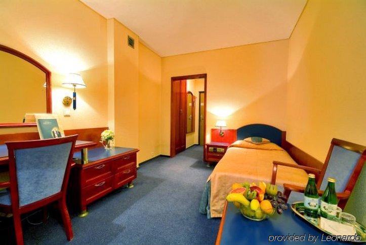 Hotel Kongresowy Kielce Bilik gambar